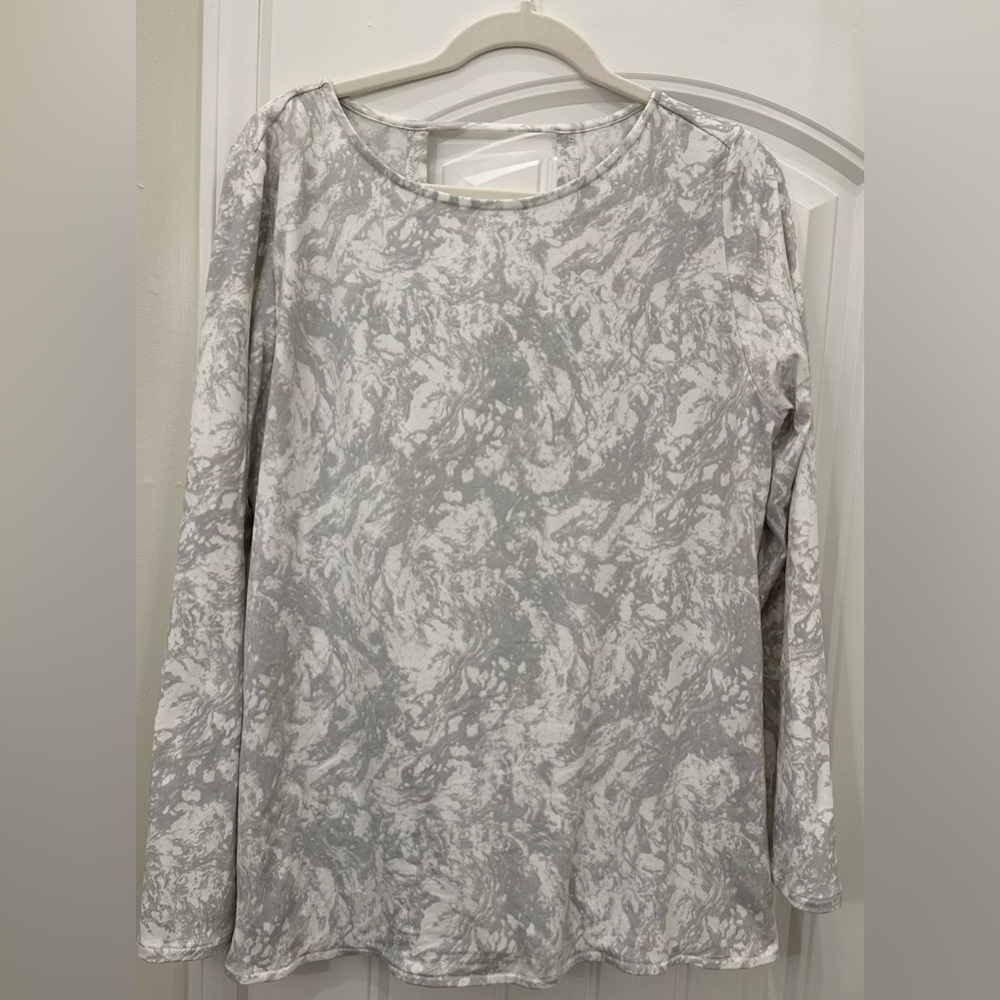 H by Halston Long Sleeve Open Back Marble Shirt Large
